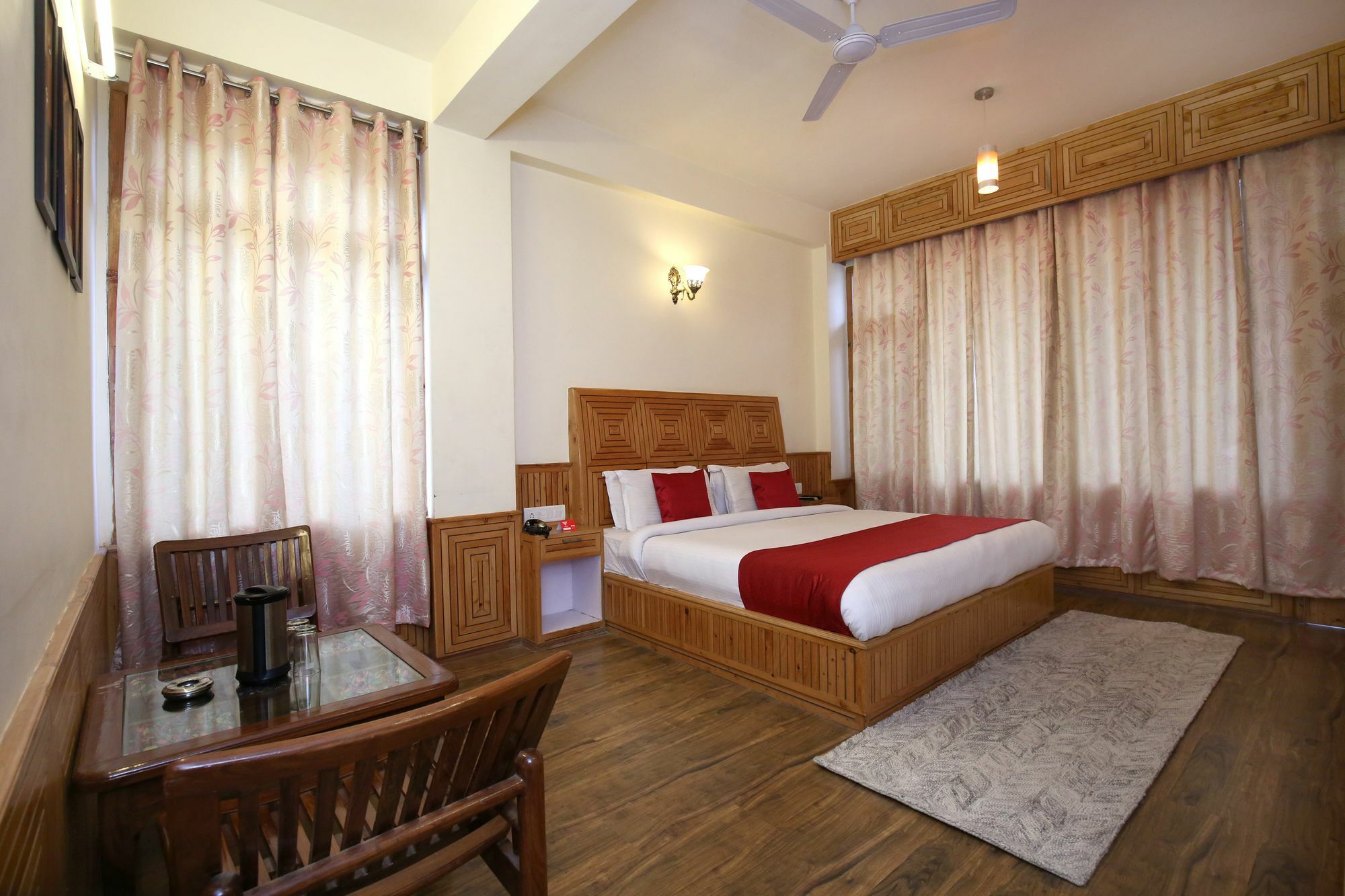 Oyo 10116 Hotel Rhythm Retreat Manāli Eksteriør bilde